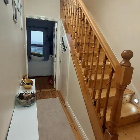 Private Double Bedroom In Front Of The Port - Habitación en casa particular Galway