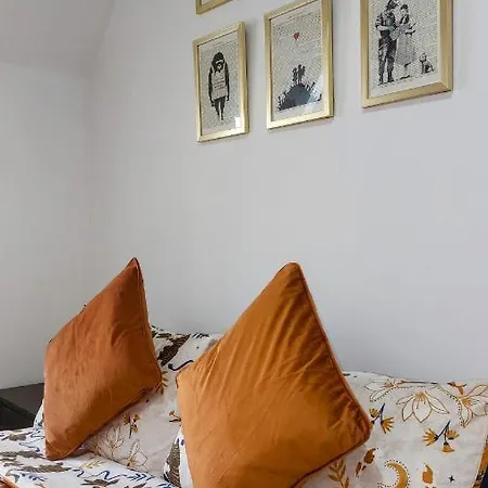 Private Double Bedroom In Front Of The Port - * Galway