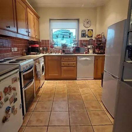 Private Double Bedroom In Front Of The Port - Accommodatie bij particulieren