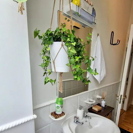 Accommodatie bij particulieren Private Double Bedroom In Front Of The Port -