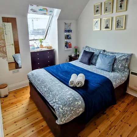 Private Double Bedroom In Front Of The Port - Accommodatie bij particulieren