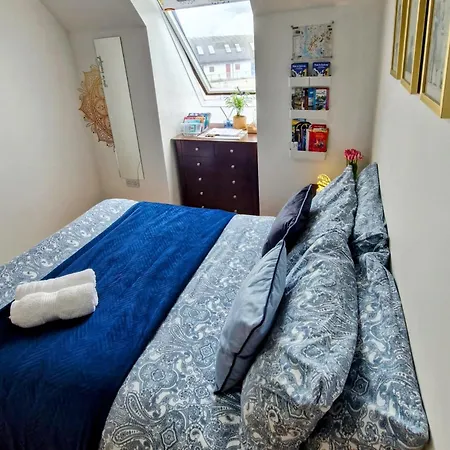 Homestay Private Double Bedroom In Front Of The Port -