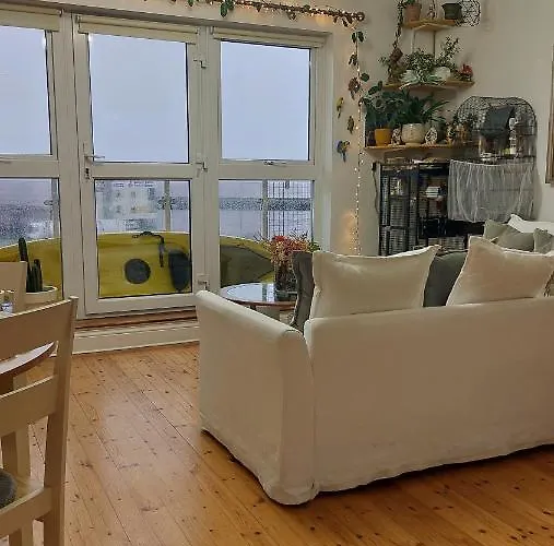 Private Double Bedroom In Front Of The Port - Rum i privatbostad *