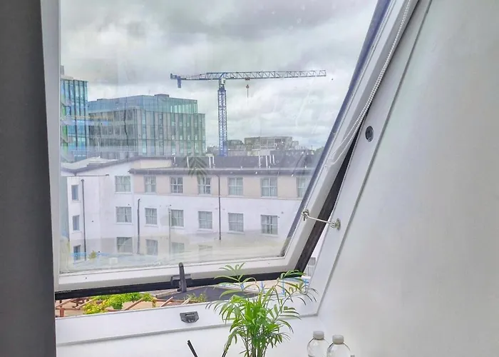 Rum i privatbostad Private Double Bedroom In Front Of The Port - *