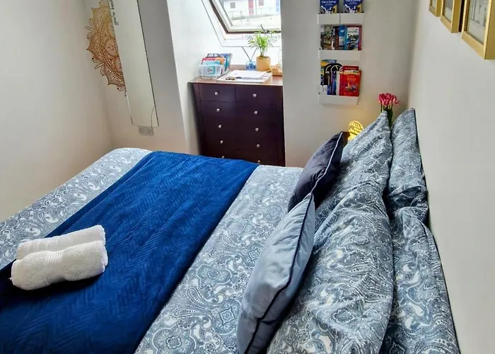 Rum i privatbostad Private Double Bedroom In Front Of The Port -